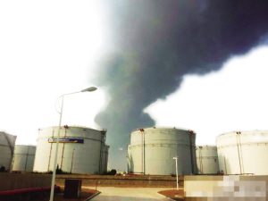 南島晚報數字報 青島輸油管道爆燃事故致35人遇難，輸油安全警鐘再鳴